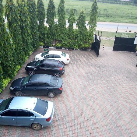 Prestige Holiday Resort Малинди Екстериор снимка